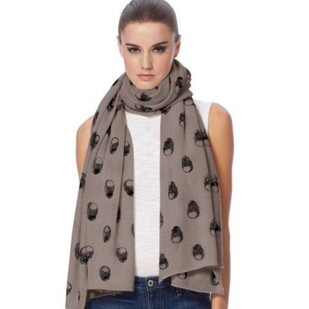 360 Cashmere Linus Skull Scarf in Porcupine